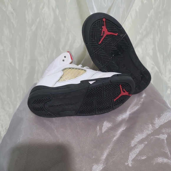 Jordan 5 Retro Fire Red Sneakers Sz: 13C - Picture 9 of 11